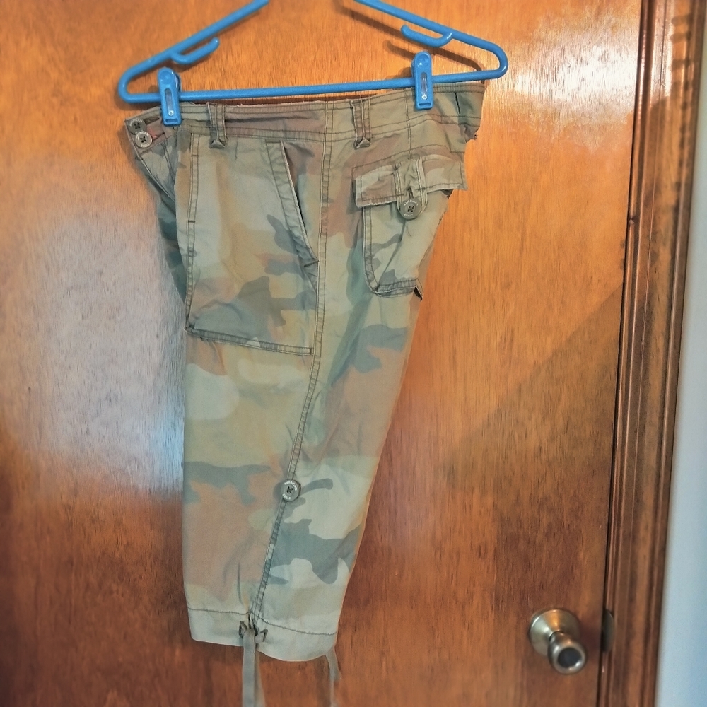American Eagle Outfitters Camouflage Cargo Shorts